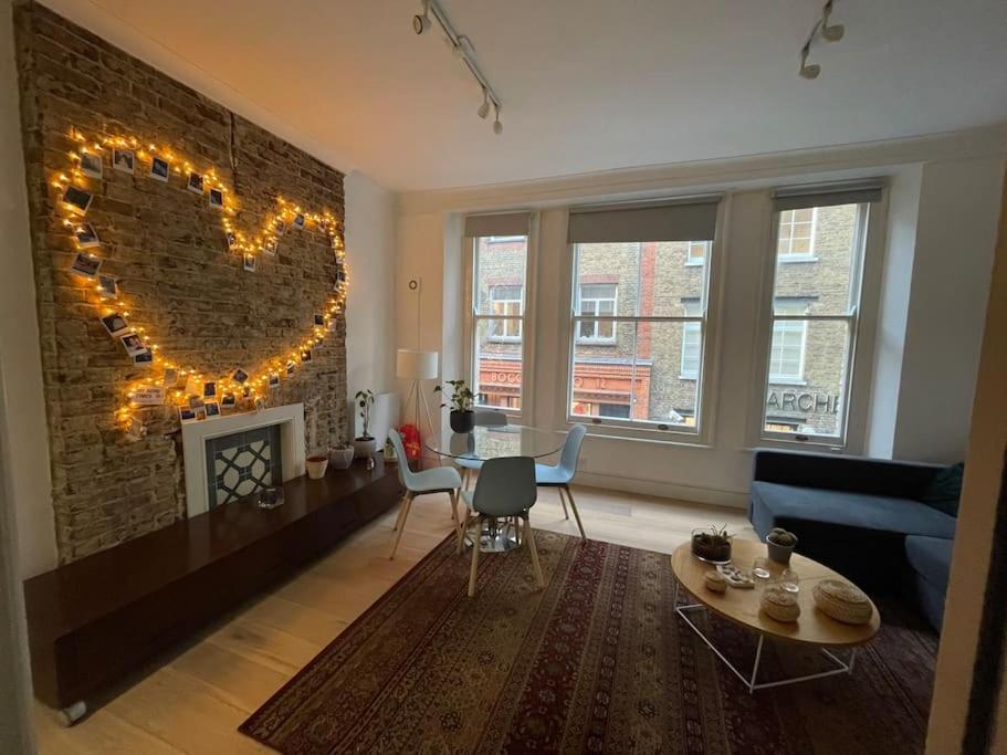 Apartamento The Flat With The Heart Londres Exterior foto